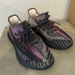 Yeezy Boost 350 V2 'Yecheil Non-Reflective'
Adidas